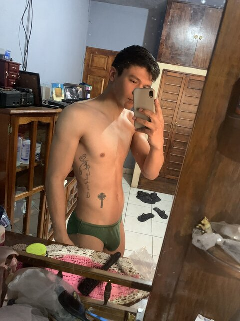 오직 팬들만 볼 수 있는 albertgzzib의 헤더 사진