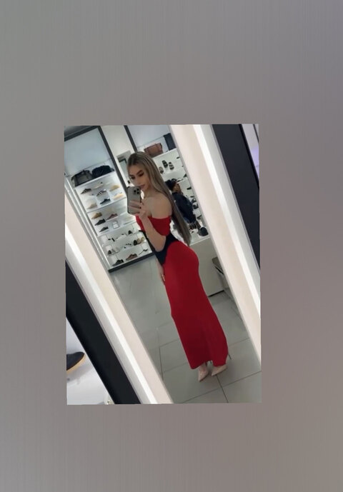 오직 팬들만 볼 수 있는 aleahcubants의 헤더 사진