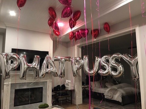 오직 팬들만 볼 수 있는 alexisdeveaux의 헤더 사진