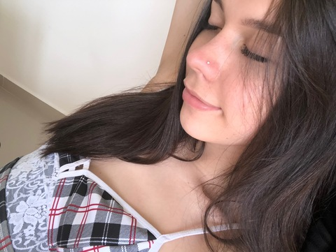 오직 팬들만 볼 수 있는 alicemarin20의 헤더 사진