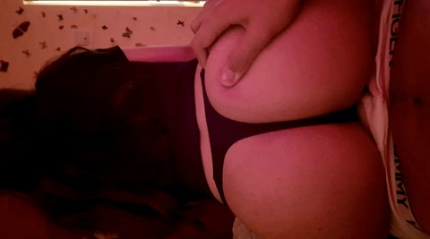 오직 팬들만 볼 수 있는 alyssxapetitee의 헤더 사진