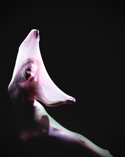 오직 팬들만 볼 수 있는 andiekristt의 헤더 사진