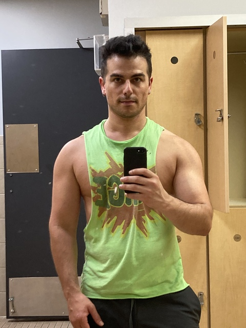 OnlyFansのヘッダー画像 angelodavid