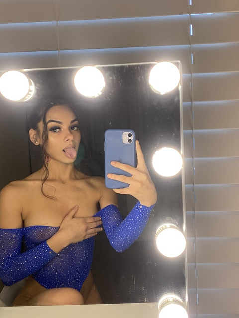 오직 팬들만 볼 수 있는 apmxo의 헤더 사진