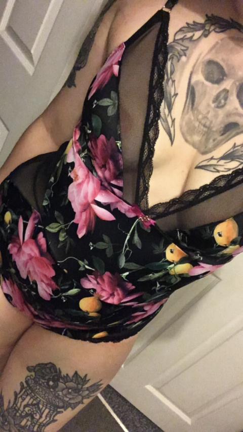 OnlyFans header picture arabelle