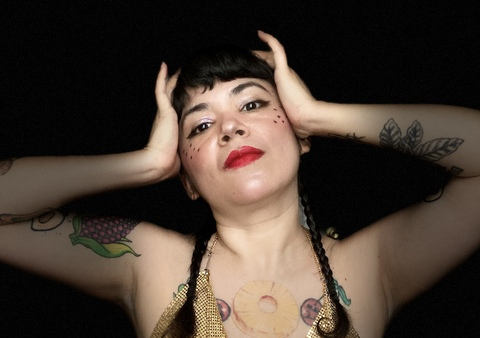 Gambar header OnlyFans aranivah