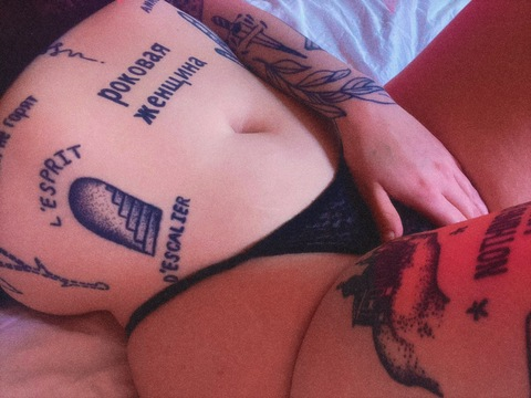 Imagen de encabezado de OnlyFans de arianalgrande