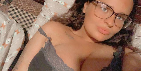 Картинка шапки OnlyFans baddie-with-no-daddy