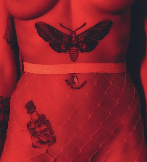 OnlyFansのヘッダー画像 badgirlsem