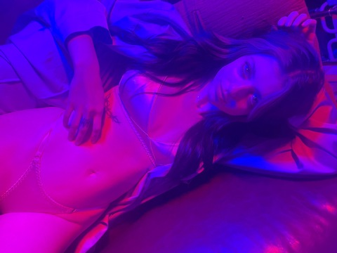 오직 팬들만 볼 수 있는 bbydrey의 헤더 사진