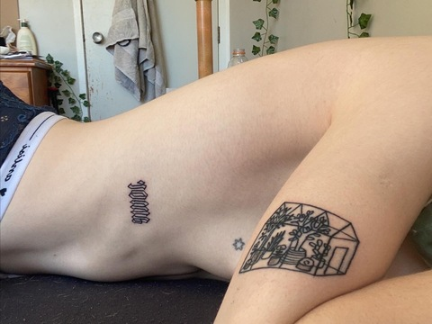 Image d'en-tête OnlyFans becasmushie