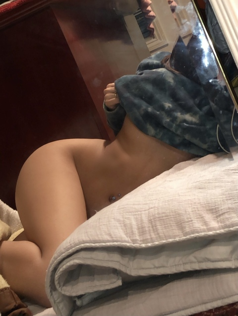 OnlyFans हेडर चित्र becomingjessica