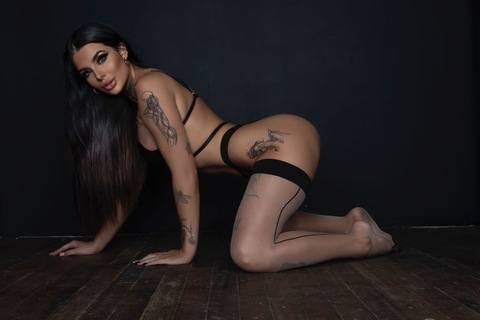 Снимка на заглавието на OnlyFans bellalo