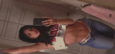 Gambar header OnlyFans belupenida