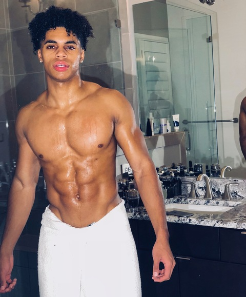 Imagen de encabezado de OnlyFans de benjithechow