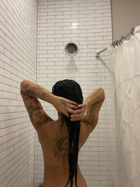 OnlyFansのヘッダー画像 blakeel