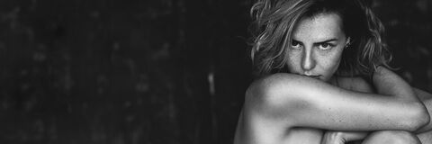 OnlyFansのヘッダー画像 boobsandjokes