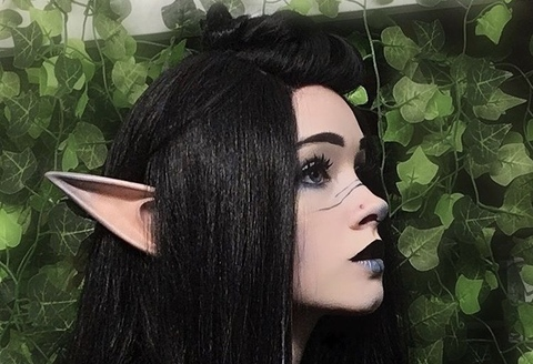 OnlyFans हेडर चित्र breadboodle