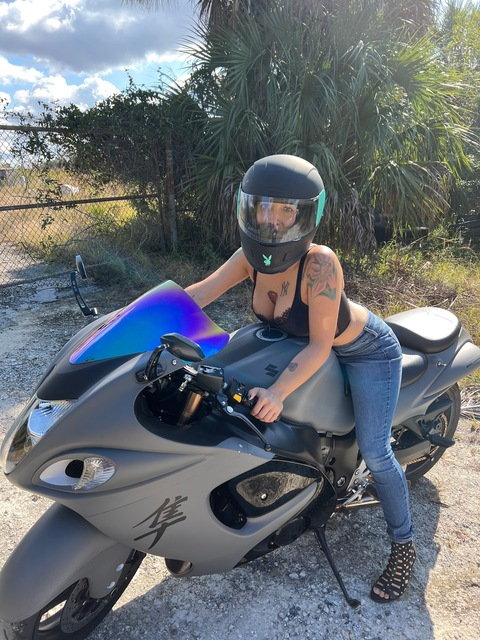 Imagen de encabezado de OnlyFans de busababe