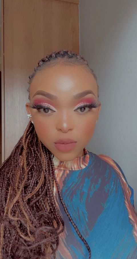 OnlyFansのヘッダー画像 bustylwa