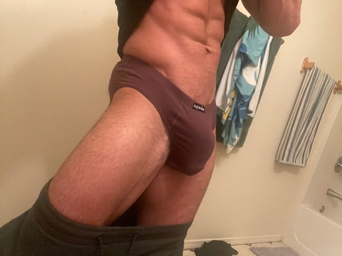 OnlyFansのヘッダー画像 cam.mom