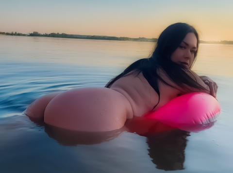 Gambar header OnlyFans carlicharlotte