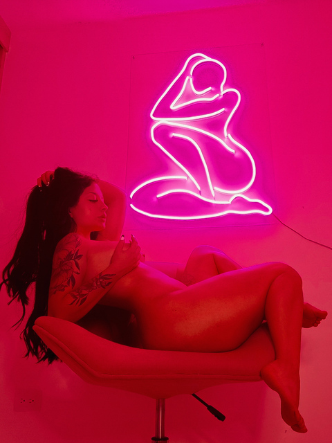 Image d'en-tête OnlyFans carolinagosu