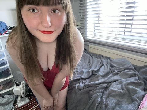 OnlyFans header picture caroline_annxx