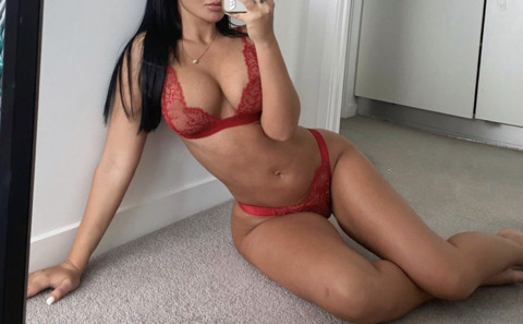 Gambar header OnlyFans chrystenzenoni