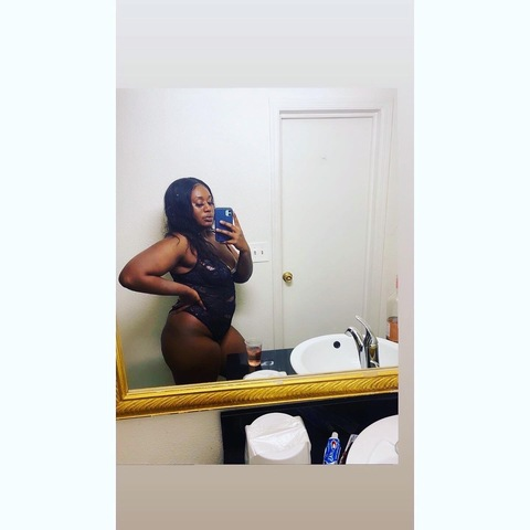 OnlyFansのヘッダー画像 chynaaxbandsz