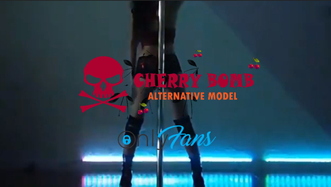 OnlyFans हेडर चित्र claracherrybomb