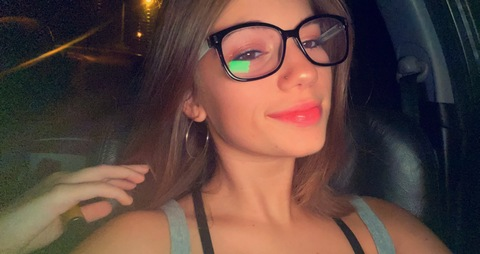 OnlyFansのヘッダー画像 courrtn3y