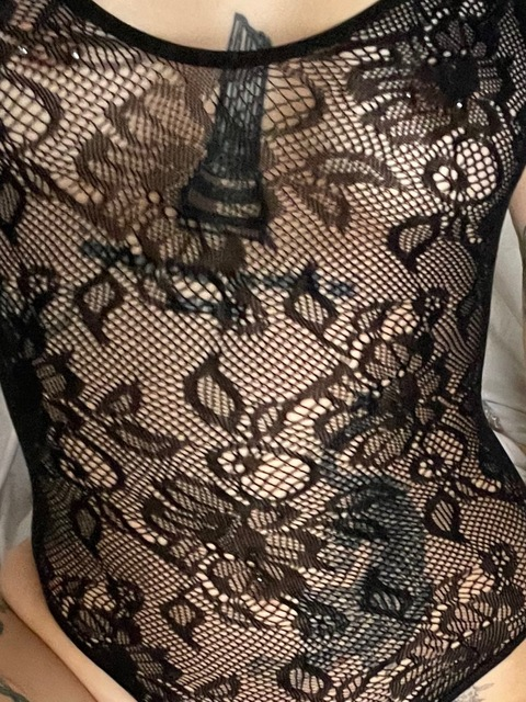 Картинка шапки OnlyFans crybunnyy