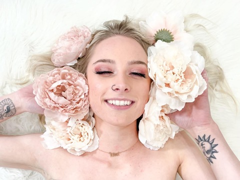 OnlyFansのヘッダー画像 daddyslilprincess4ever