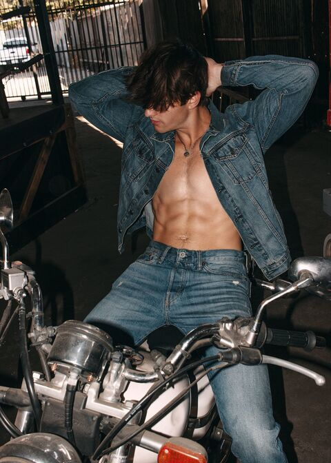 Картинка шапки OnlyFans darrelljones