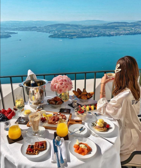 오직 팬들만 볼 수 있는 domina_clara의 헤더 사진