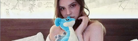 OnlyFansのヘッダー画像 ellaji