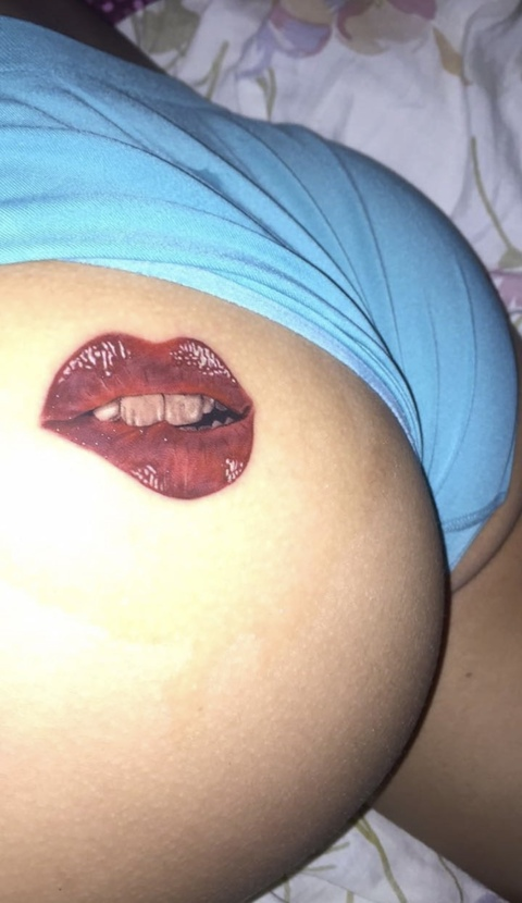 OnlyFans header picture emelypaolap09