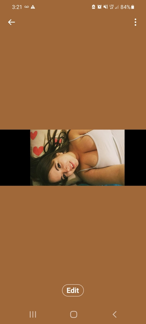 오직 팬들만 볼 수 있는 emmastoned420free의 헤더 사진