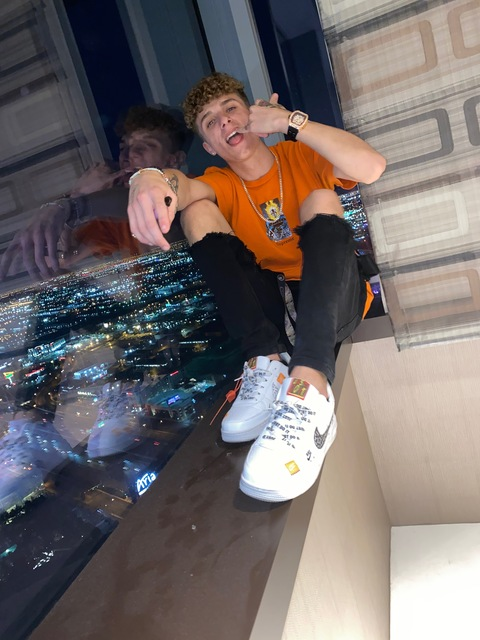 OnlyFans Header Bild ethanseeksof