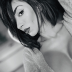 ओन्लीफैंस प्रोफ़ाइल तस्वीर evelyne92