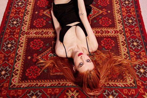 OnlyFans Header Bild expensive_doll