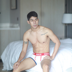 OnlyFans 프로필 사진 famekrittapat