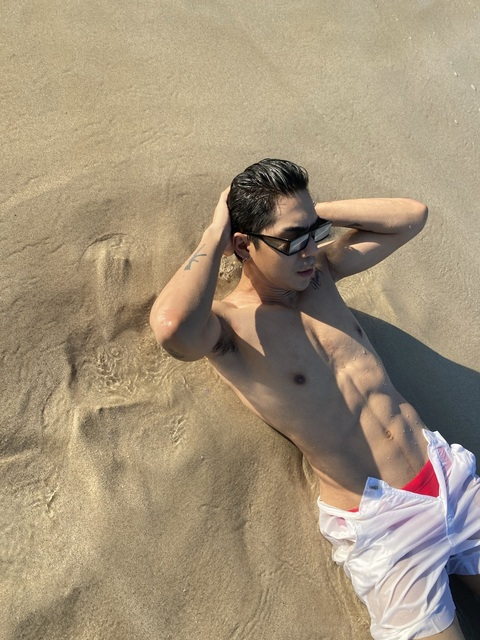 오직 팬들만 볼 수 있는 famekrittapat의 헤더 사진