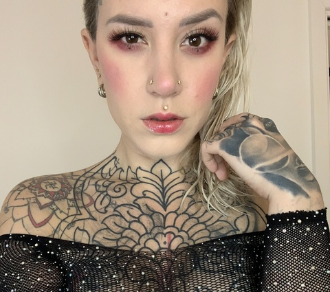 OnlyFans Header Bild feralwhitetrash