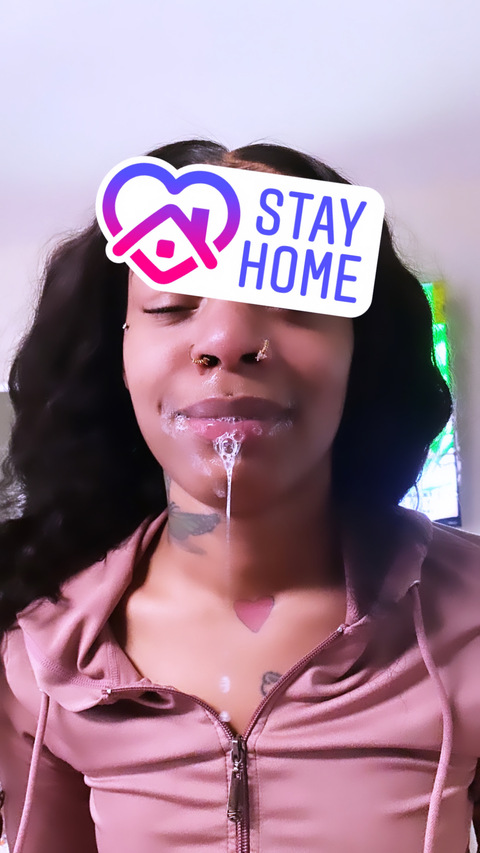 Obraz w nagłówku OnlyFans fineeassbrattttt