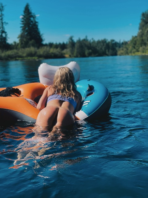 OnlyFans header picture fmarie11