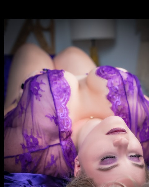 Картинка шапки OnlyFans freckledellie