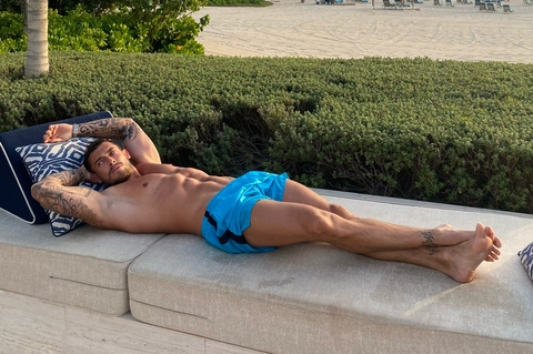 오직 팬들만 볼 수 있는 fumecomplet의 헤더 사진