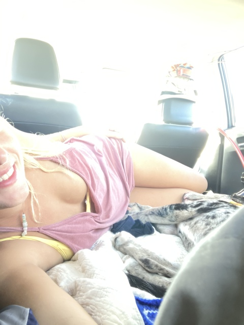 Imagen de encabezado de OnlyFans de funwithbubblerainbow